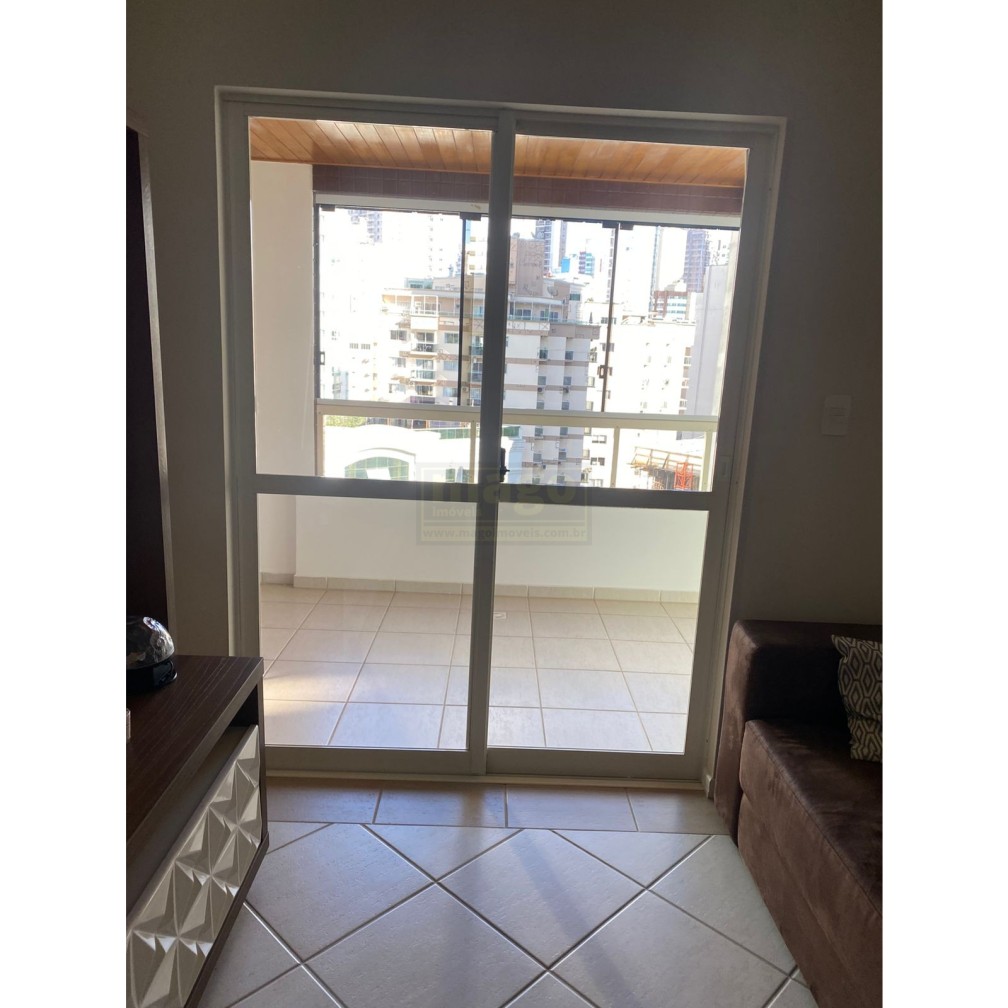 Apartamento quadra mar com 2 vagas de garagem 