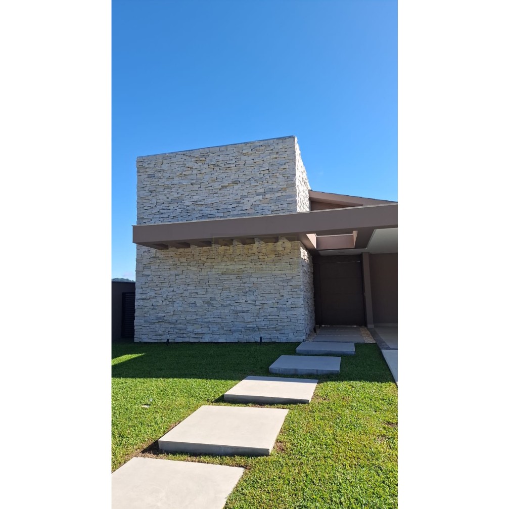 Casa 3 suítes para Venda