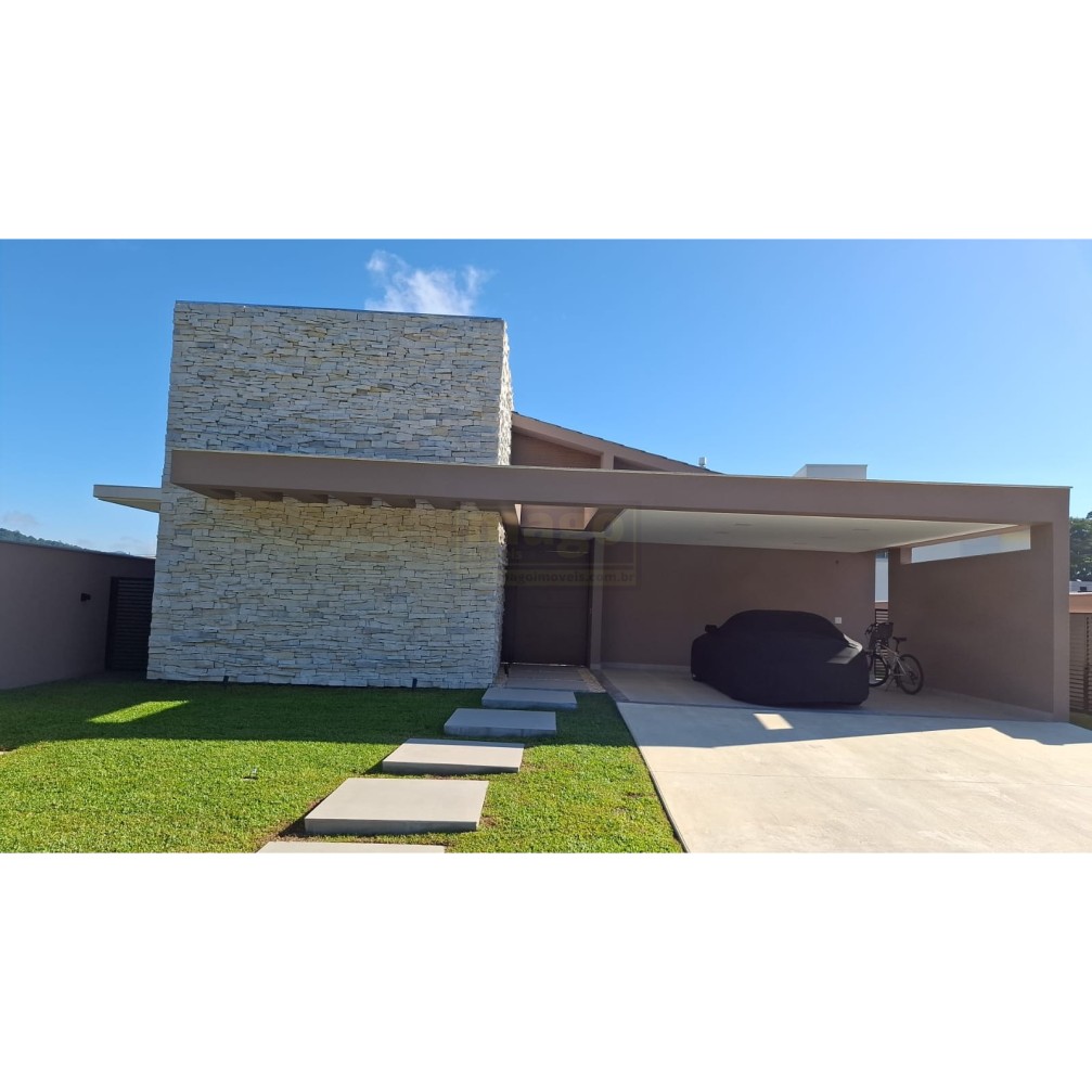 Casa 3 suítes para Venda