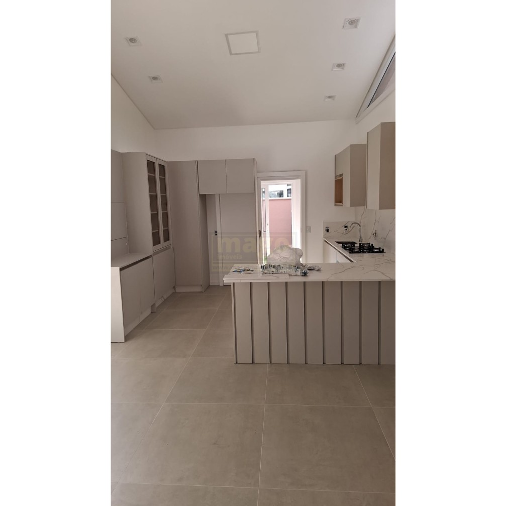 Casa 3 suítes para Venda