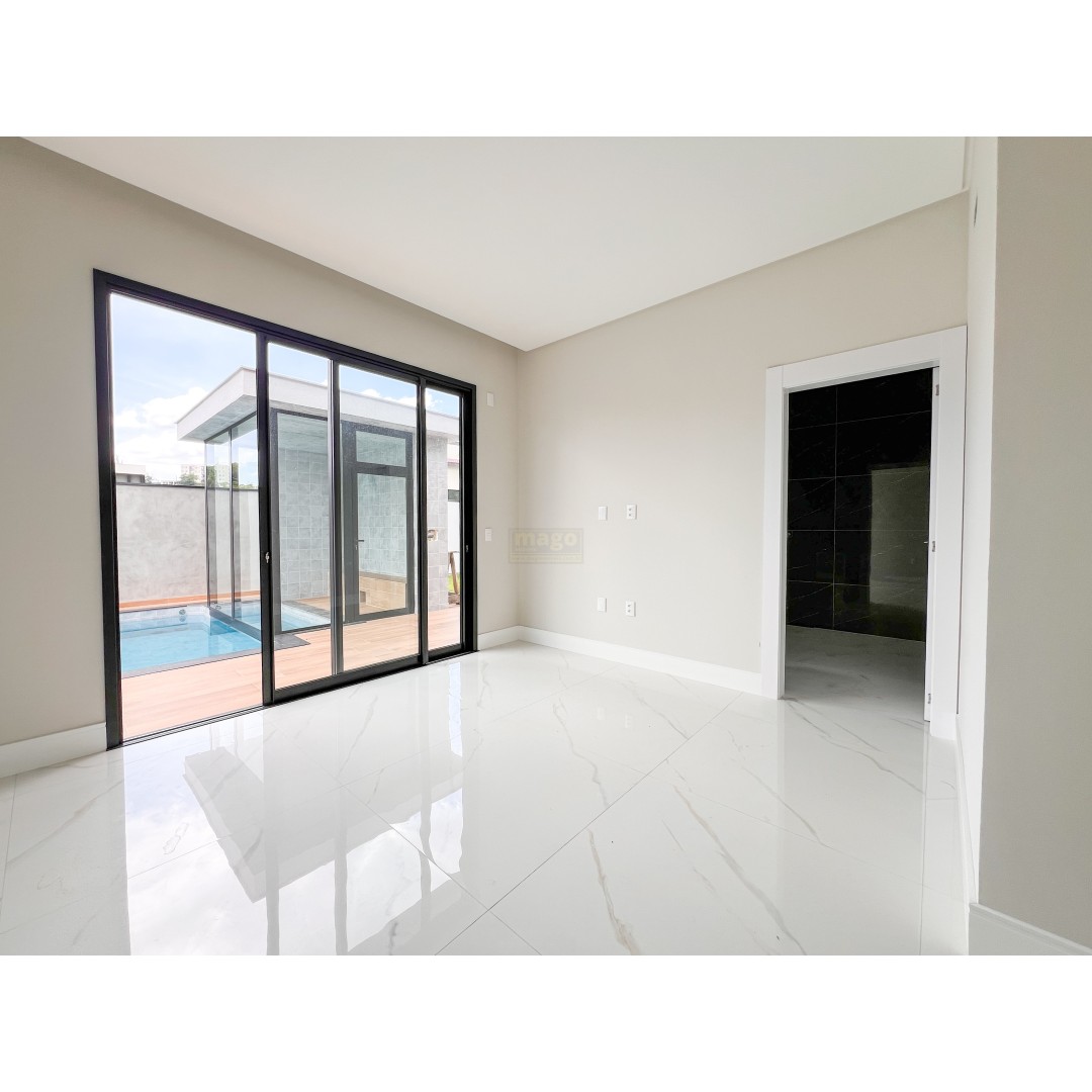 Casa 4 suítes para Venda no bairro Santa Regina em Camboriú