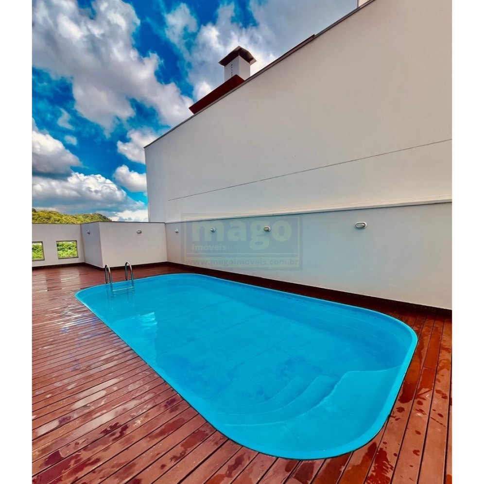 Apartamento com 3 suítes e 2 garagens na Barra Sul