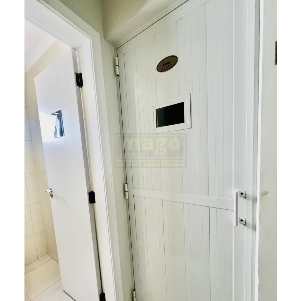Apartamento com 3 suítes e 2 garagens na Barra Sul