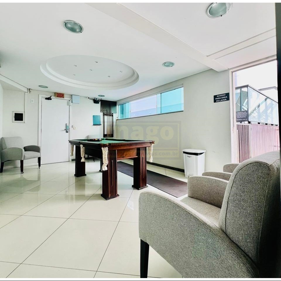 Apartamento com 3 suítes e 2 garagens na Barra Sul
