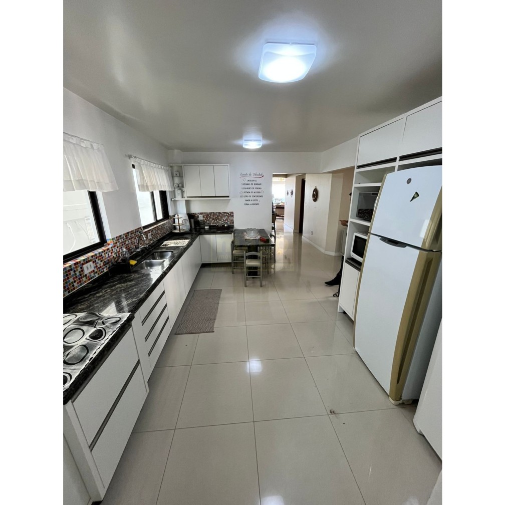 Apartamento para Locação Anual no bairro Centro em Balneário Camboriú
