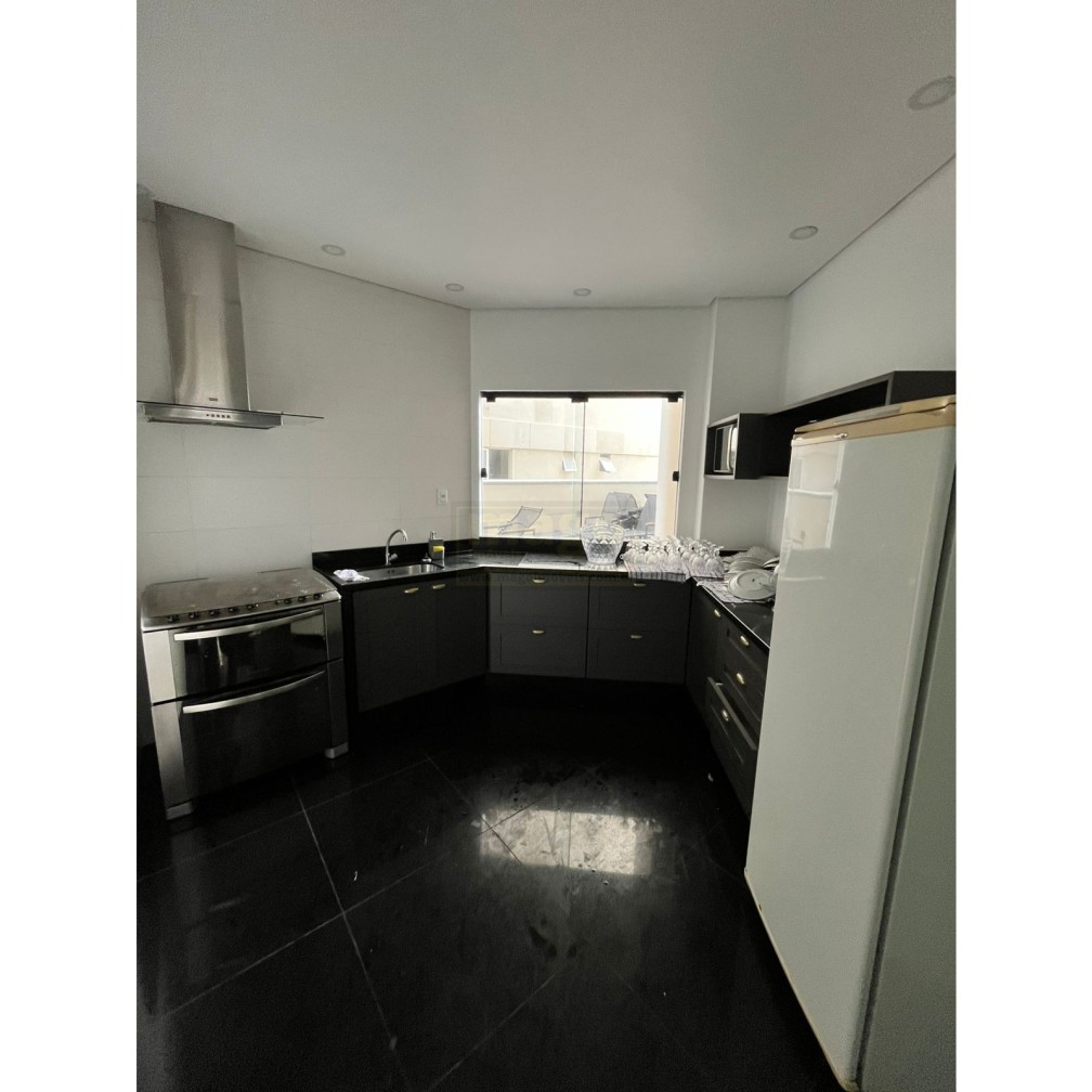 Apartamento para Locação Anual no bairro Centro em Balneário Camboriú