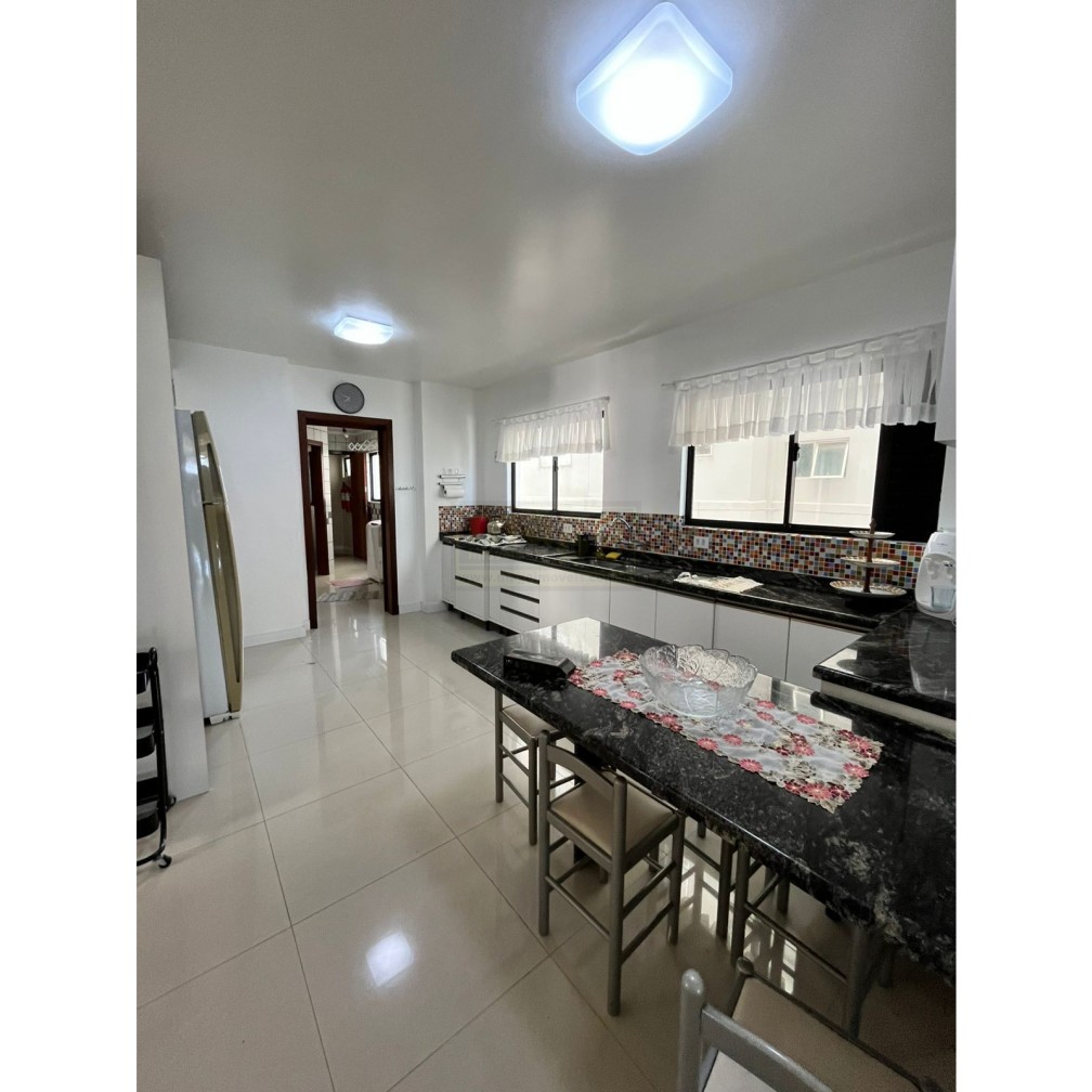 Apartamento para Locação Anual no bairro Centro em Balneário Camboriú