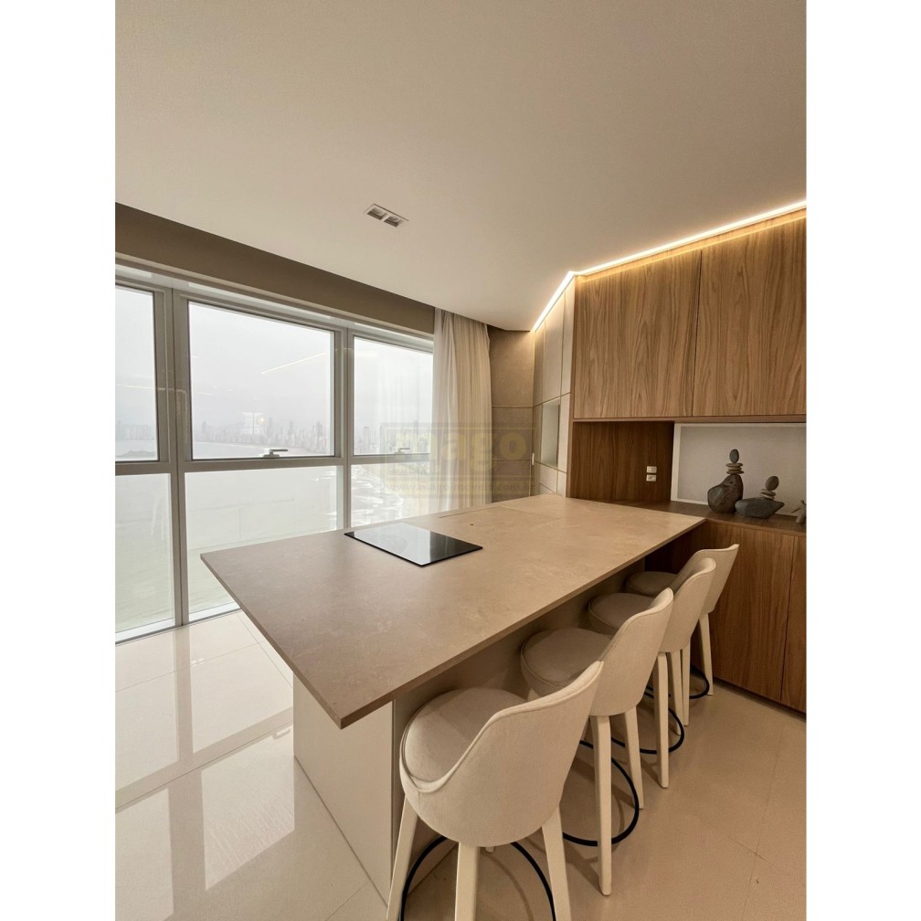 Apartamento 3 suítes para Locação Anual no bairro Barra Norte em Balneário Camboriú