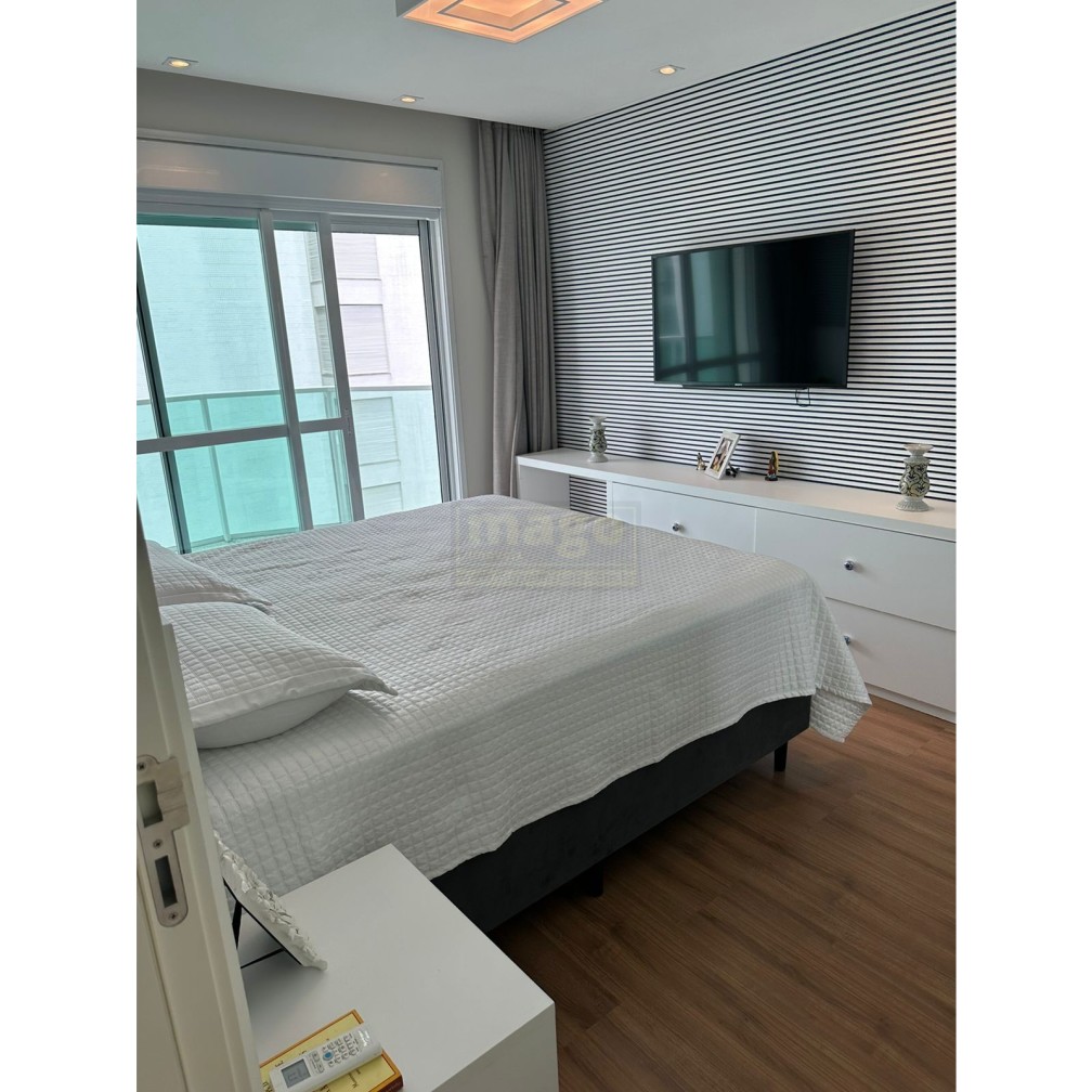 Apartamento 3 suítes para Locação Anual no bairro Praia Brava em Itajaí
