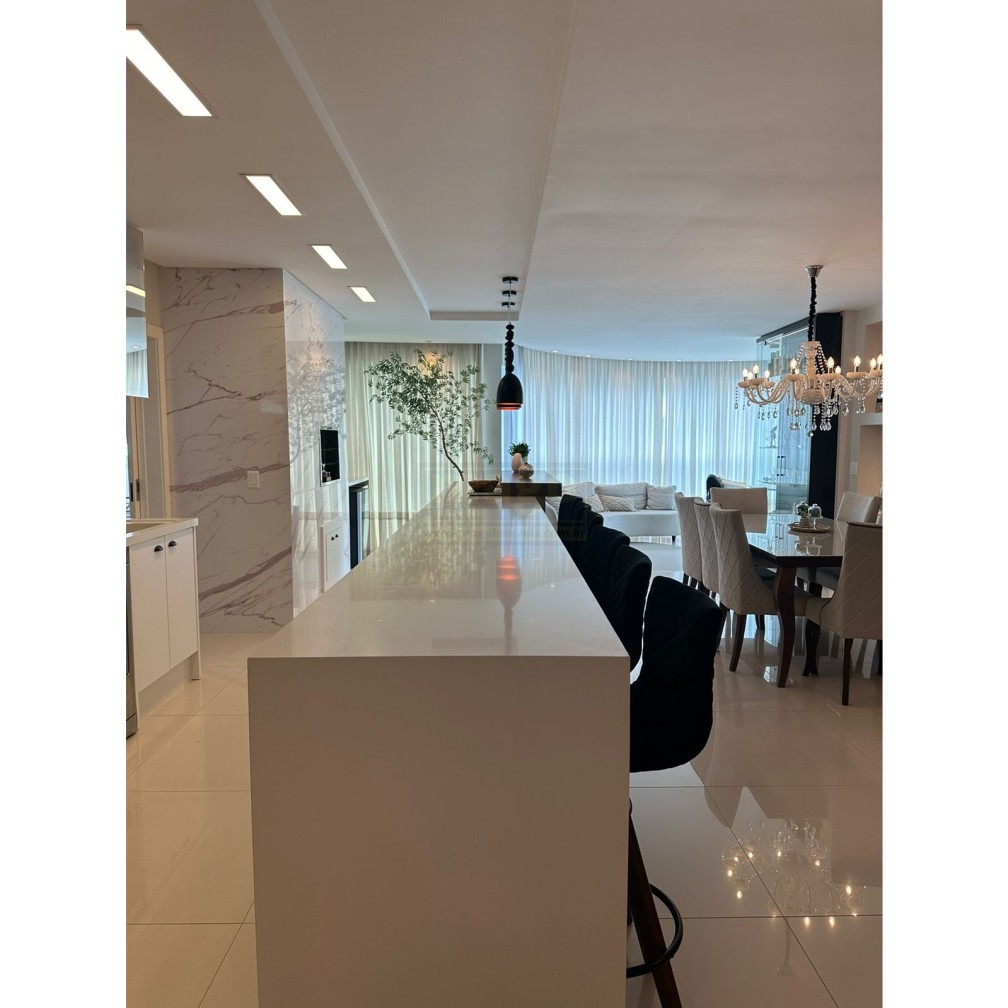 Apartamento 3 suítes para Locação Anual no bairro Praia Brava em Itajaí