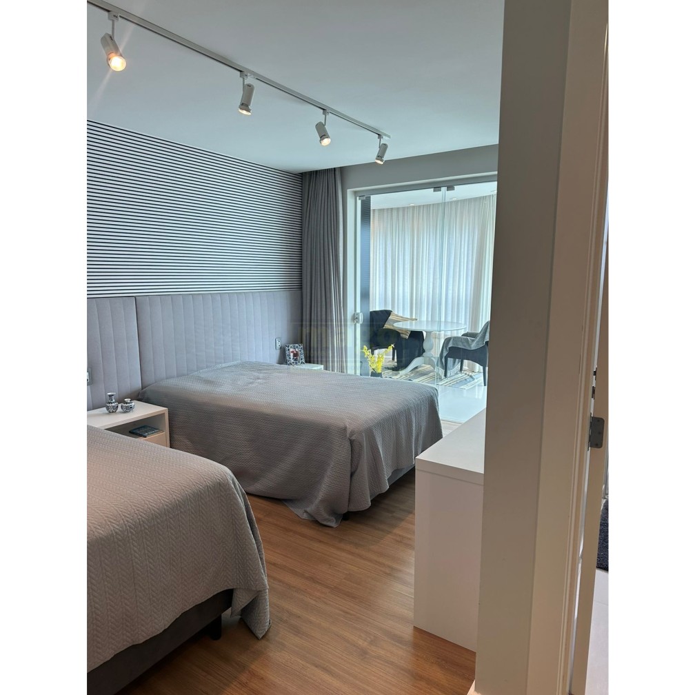 Apartamento 3 suítes para Locação Anual no bairro Praia Brava em Itajaí