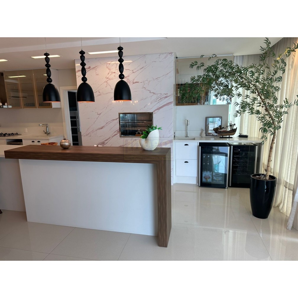 Apartamento 3 suítes para Locação Anual no bairro Praia Brava em Itajaí