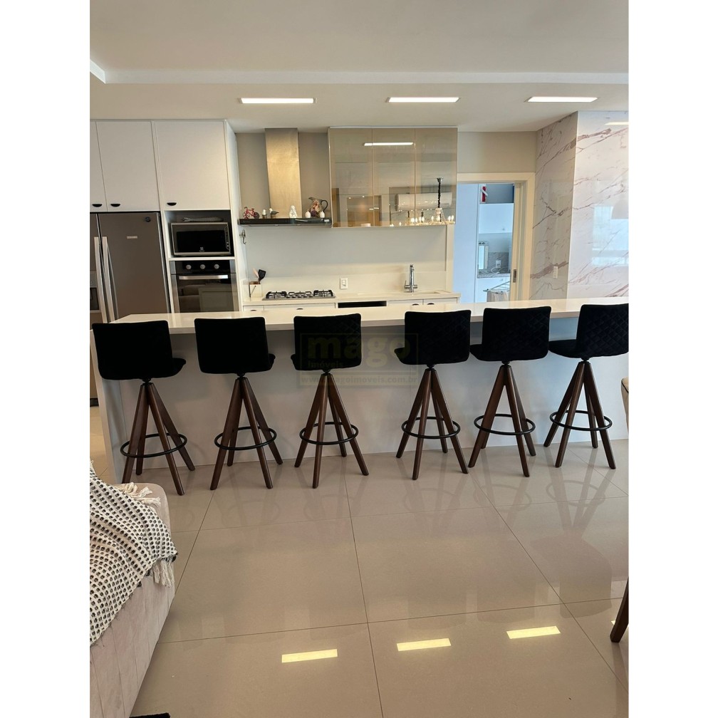 Apartamento 3 suítes para Locação Anual no bairro Praia Brava em Itajaí