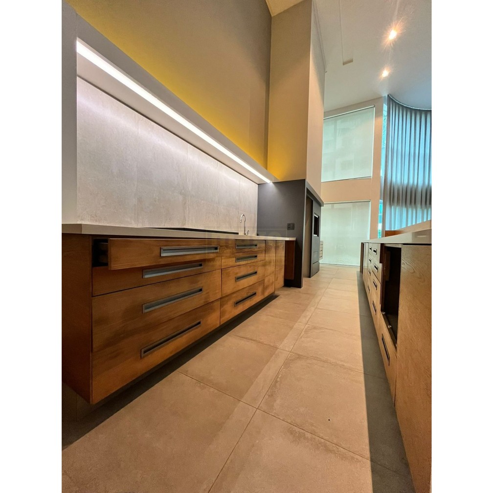 Apartamento 3 suítes para Locação Anual no bairro Bairro Praia Brava em Itajaí