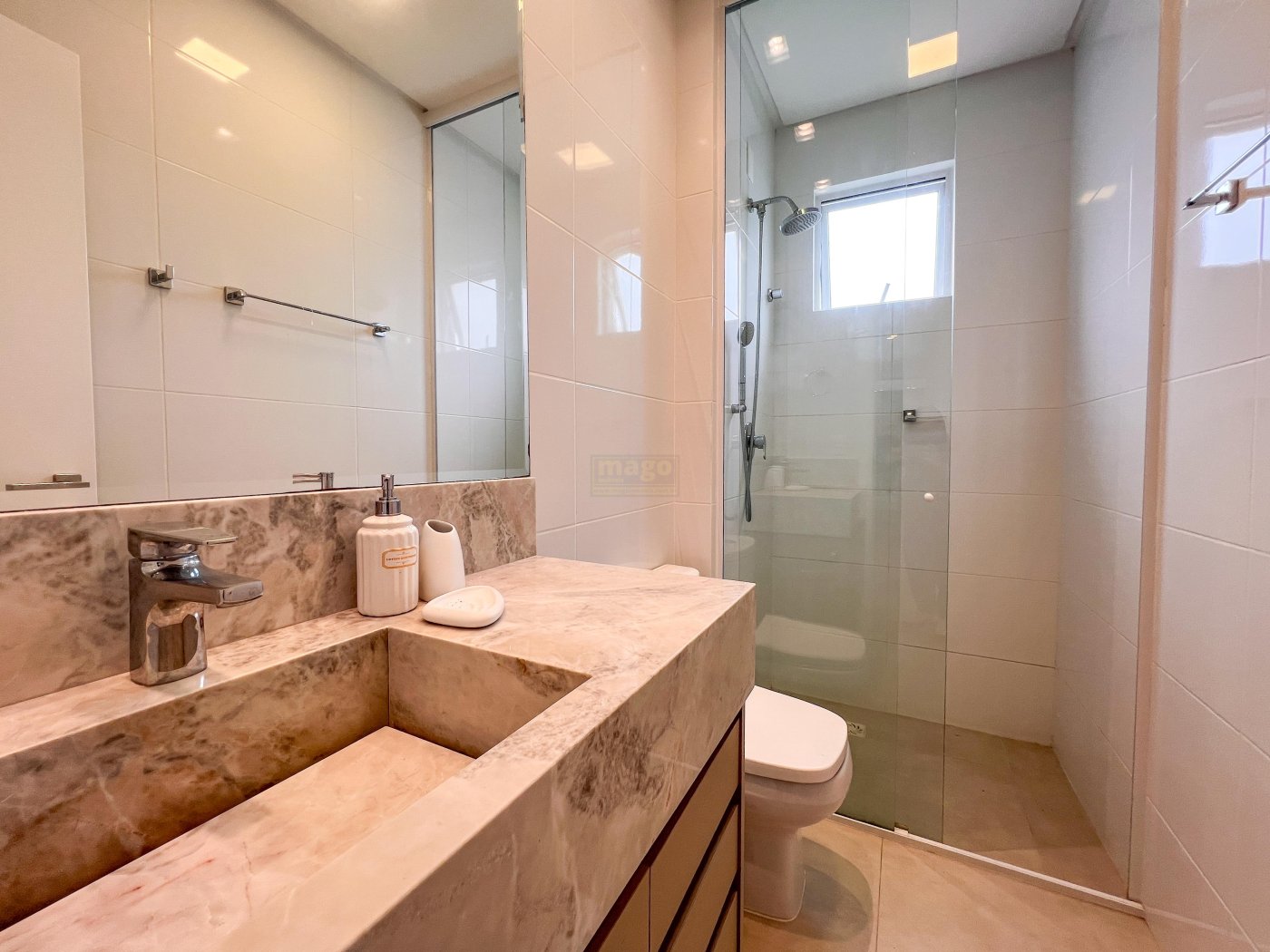 Excelente apartamento mobiliado no bairro Pioneiros