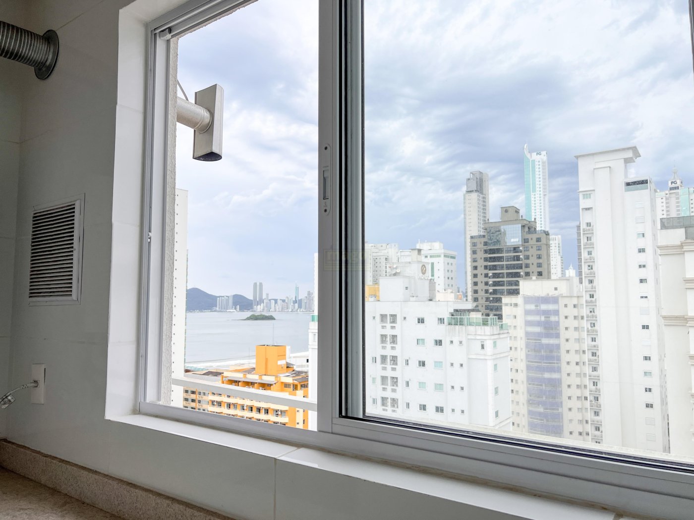 Excelente apartamento mobiliado no bairro Pioneiros