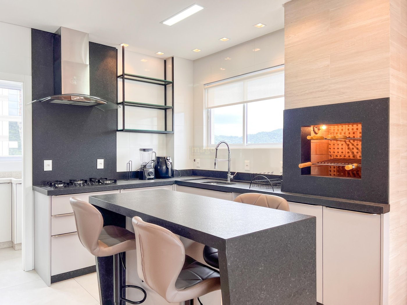 Excelente apartamento mobiliado no bairro Pioneiros