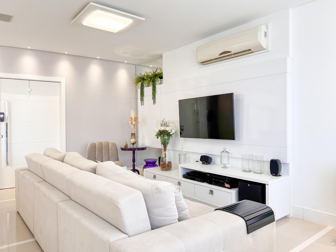Decorado e despojado para quem gosta de conforto e qualidade!