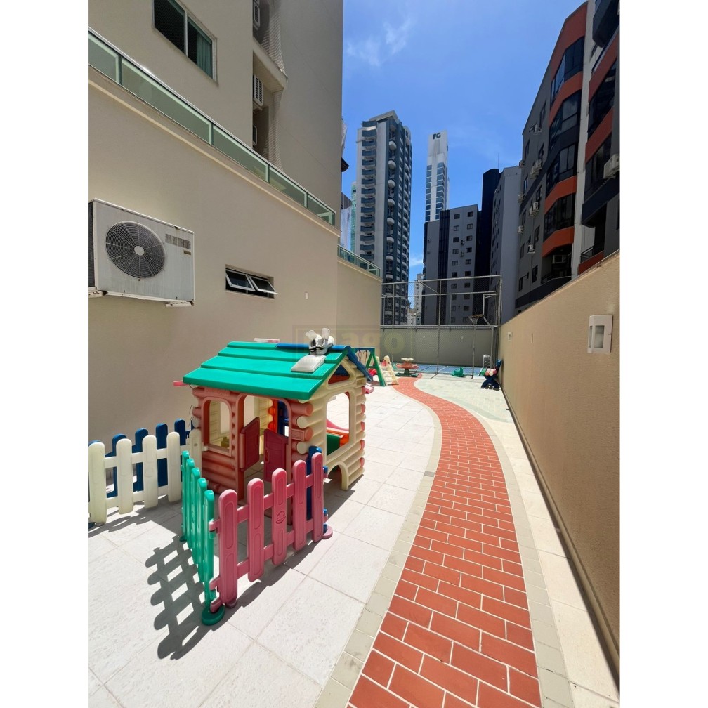 Apartamento 03 suítes para Locação Anual no bairro Centro em Balneário Camboriú