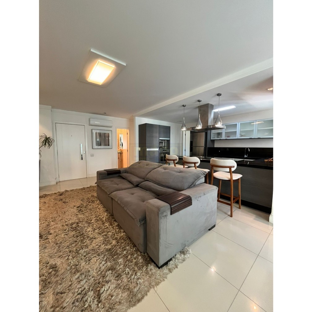 Apartamento 03 suítes para Locação Anual no bairro Centro em Balneário Camboriú