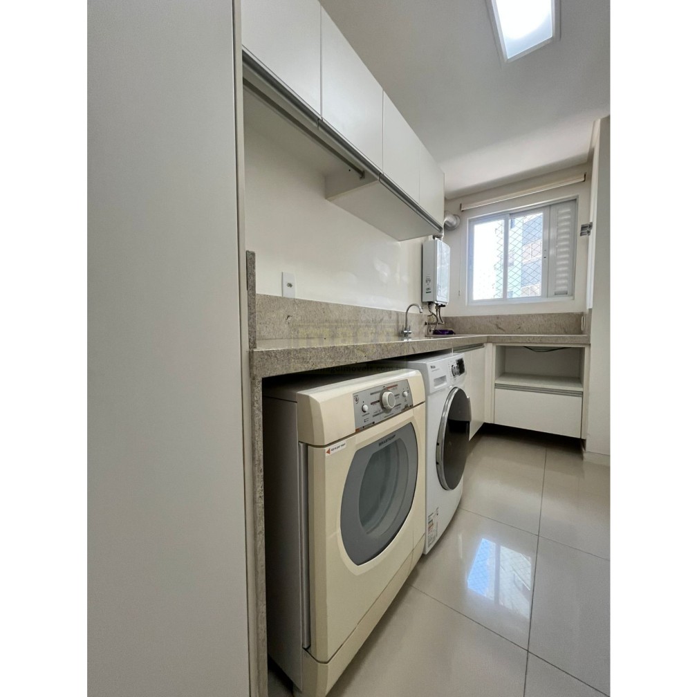 Apartamento 03 suítes para Locação Anual no bairro Centro em Balneário Camboriú