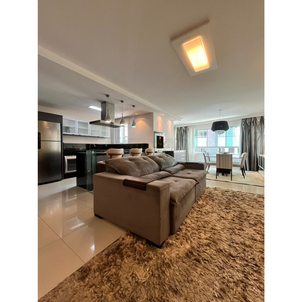 Apartamento 03 suítes para Locação Anual no bairro Centro em Balneário Camboriú