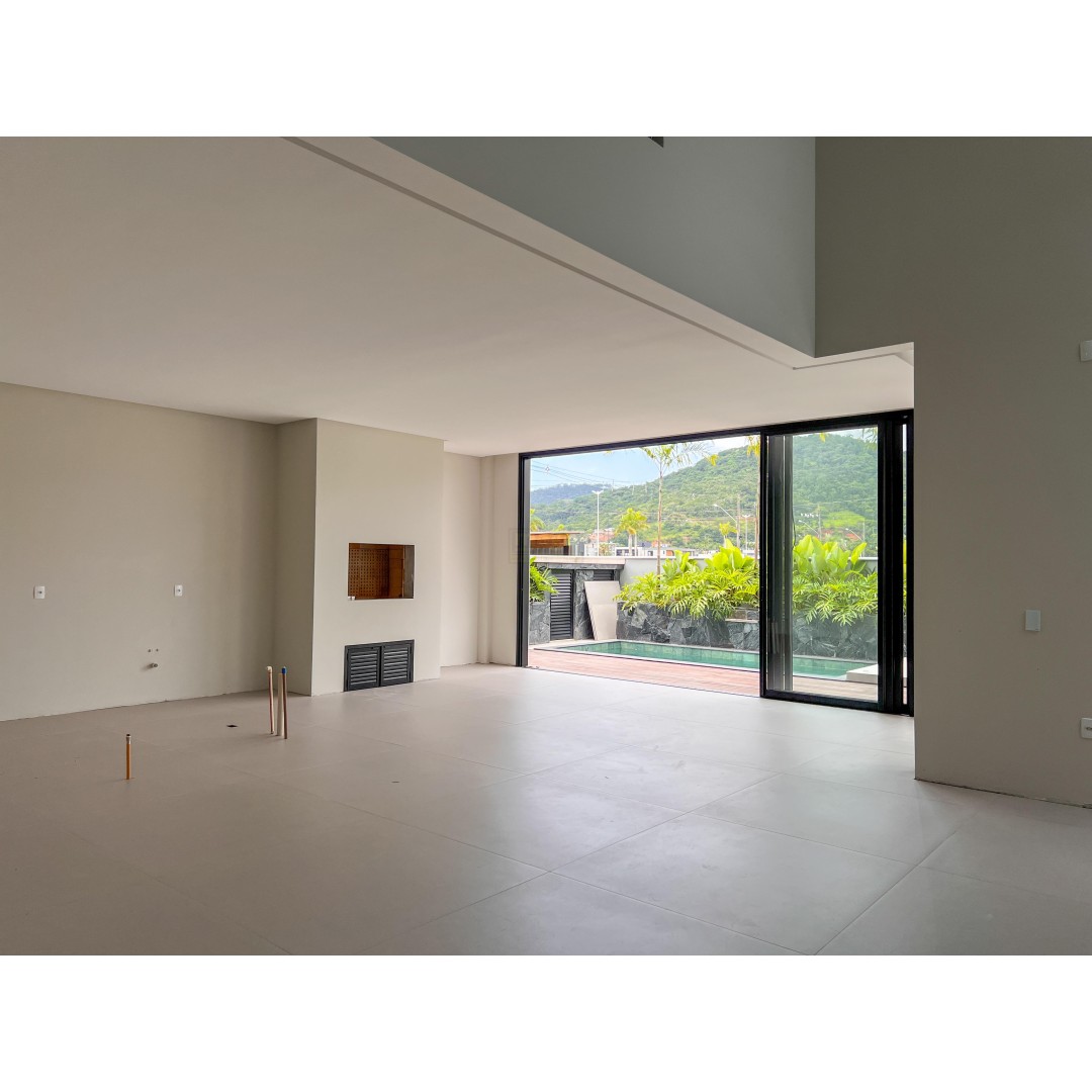 Casa 3 suítes para Venda no bairro Santa Regina em  Camboriú