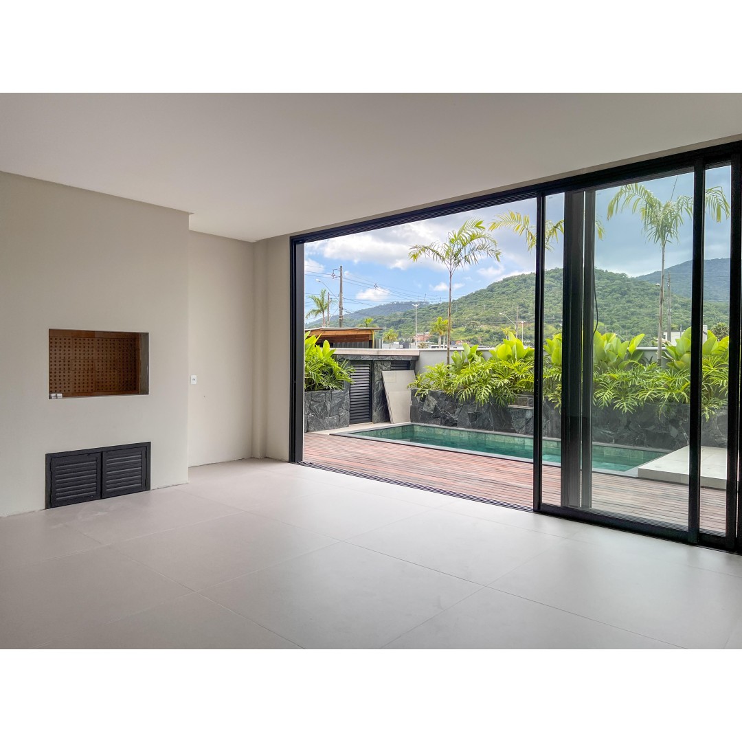 Casa 3 suítes para Venda no bairro Santa Regina em  Camboriú
