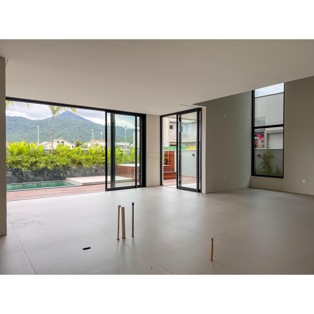 Casa 3 suítes para Venda no bairro Santa Regina em  Camboriú