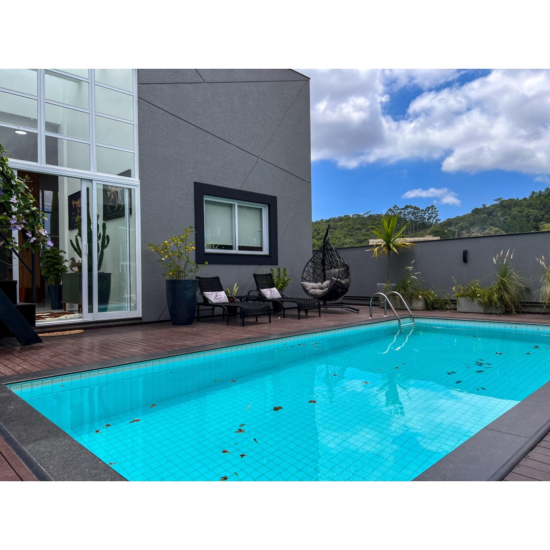 Exclusividade - Casa de alto padrão com 4 suítes - Mobiliada, decorada e equipada