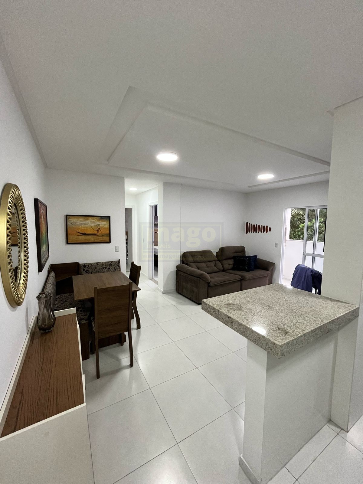 Apartamento 2 quartos para Locação Anual no bairro Avenida Marginal Oeste  em  Camboriú