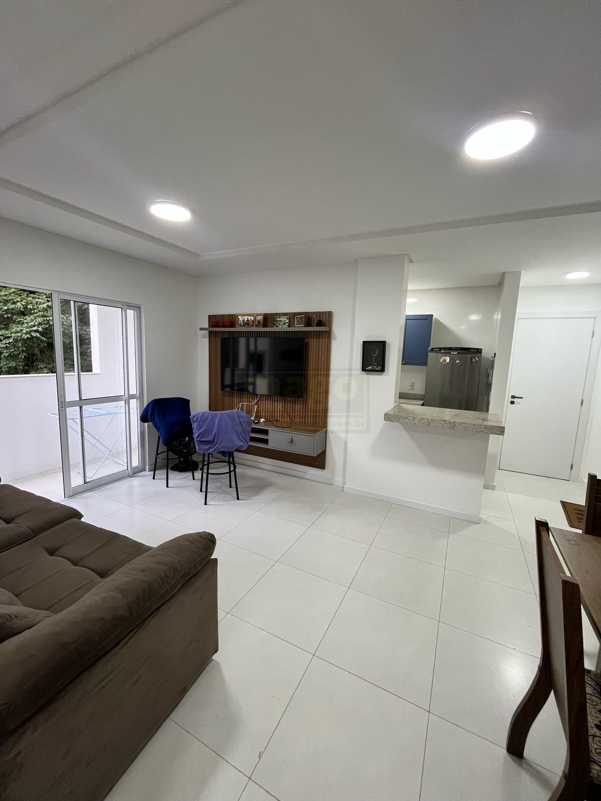 Apartamento 2 quartos para Locação Anual no bairro Avenida Marginal Oeste  em  Camboriú