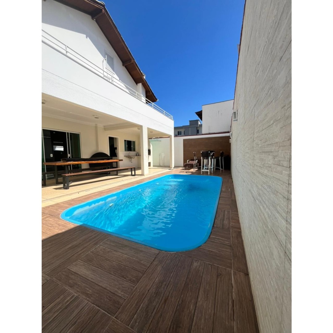 Casa 3 suítes para Locação Anual no bairro Barra Norte em Balneário Camboriú