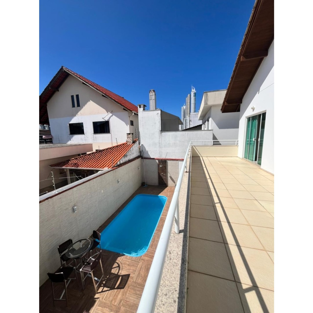 Casa 3 suítes para Locação Anual no bairro Barra Norte em Balneário Camboriú