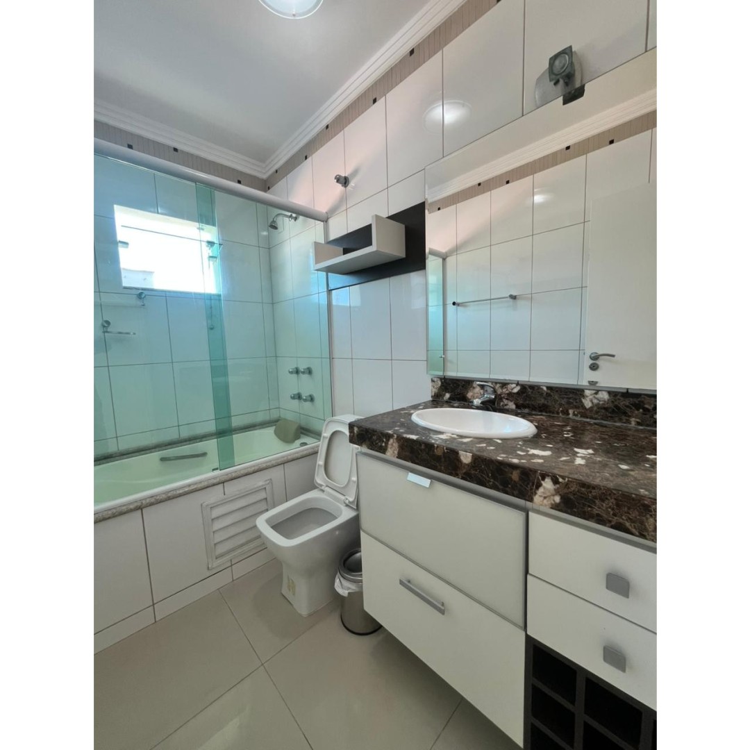 Casa 3 suítes para Locação Anual no bairro Barra Norte em Balneário Camboriú