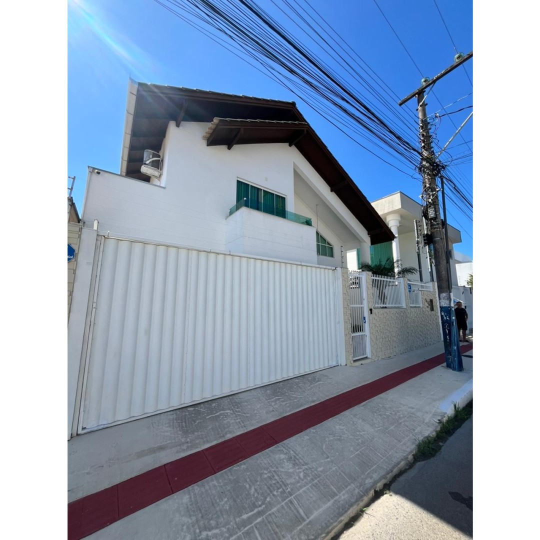 Casa 3 suítes para Locação Anual no bairro Barra Norte em Balneário Camboriú