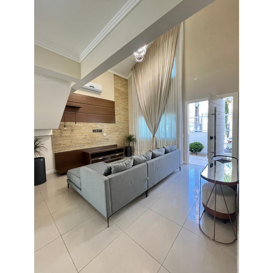 Casa 3 suítes para Locação Anual no bairro Barra Norte em Balneário Camboriú