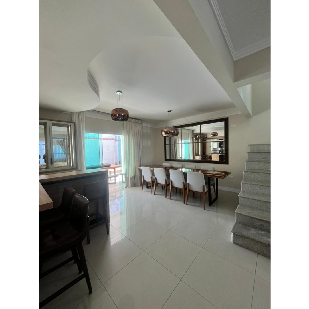 Casa 3 suítes para Locação Anual no bairro Barra Norte em Balneário Camboriú