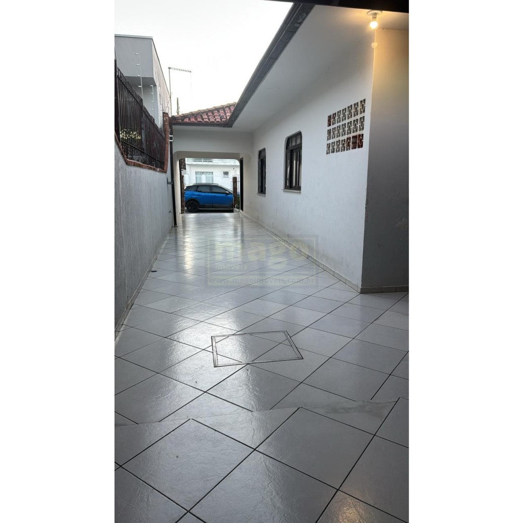 Casa 3 quartos para Venda no bairro Centro em Camboriú