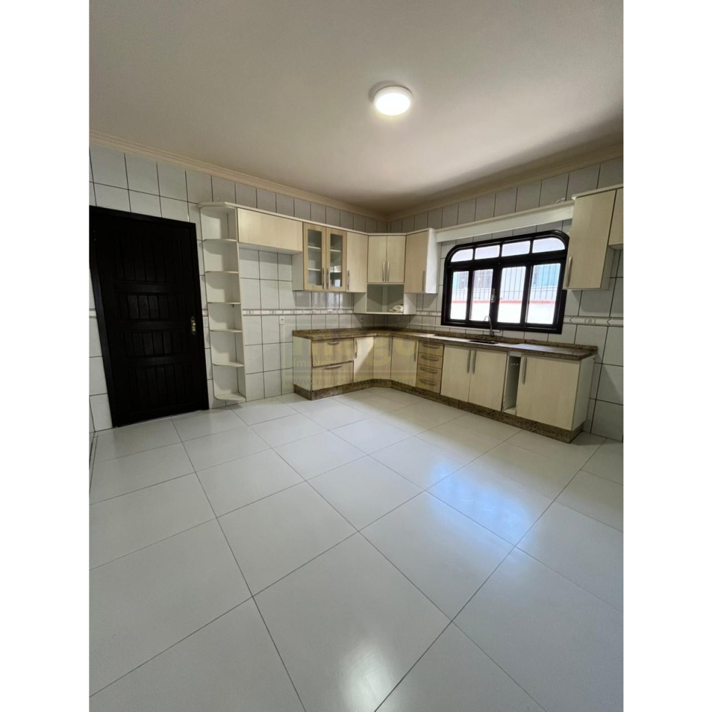 Casa 3 quartos para Venda no bairro Centro em Camboriú