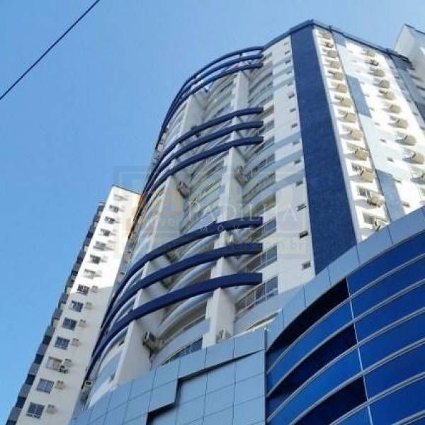 Apartamento 3 suítes para Locação Anual no bairro Centro em Balneário Camboriú