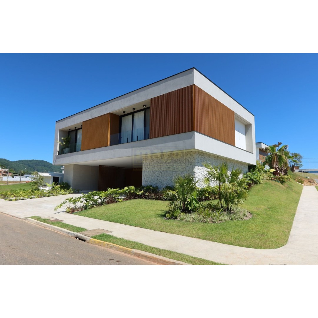 Casa 5 suítes para Venda no bairro Santa Regina em Camboriú