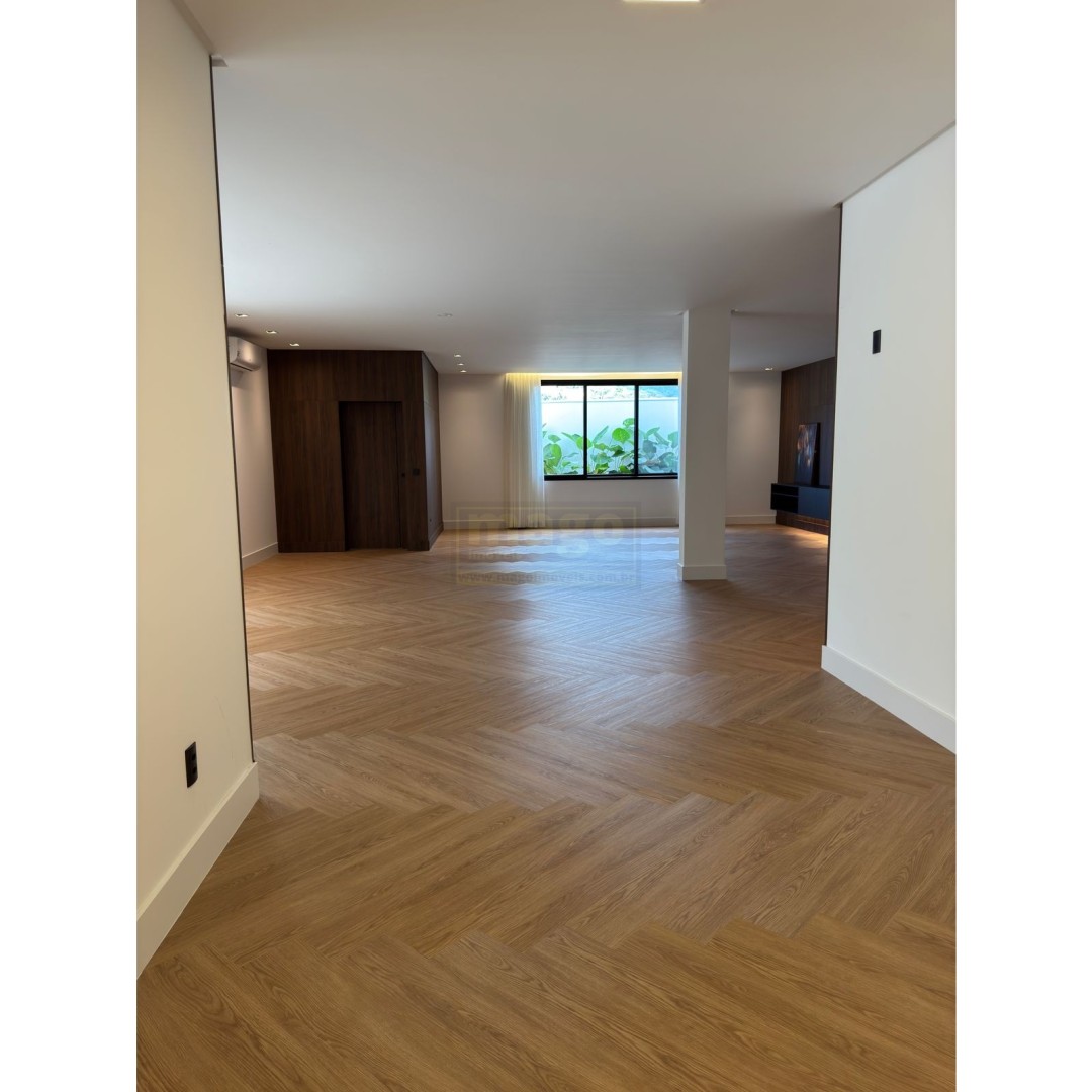 Casa 5 suítes para Venda no bairro Santa Regina em Camboriú