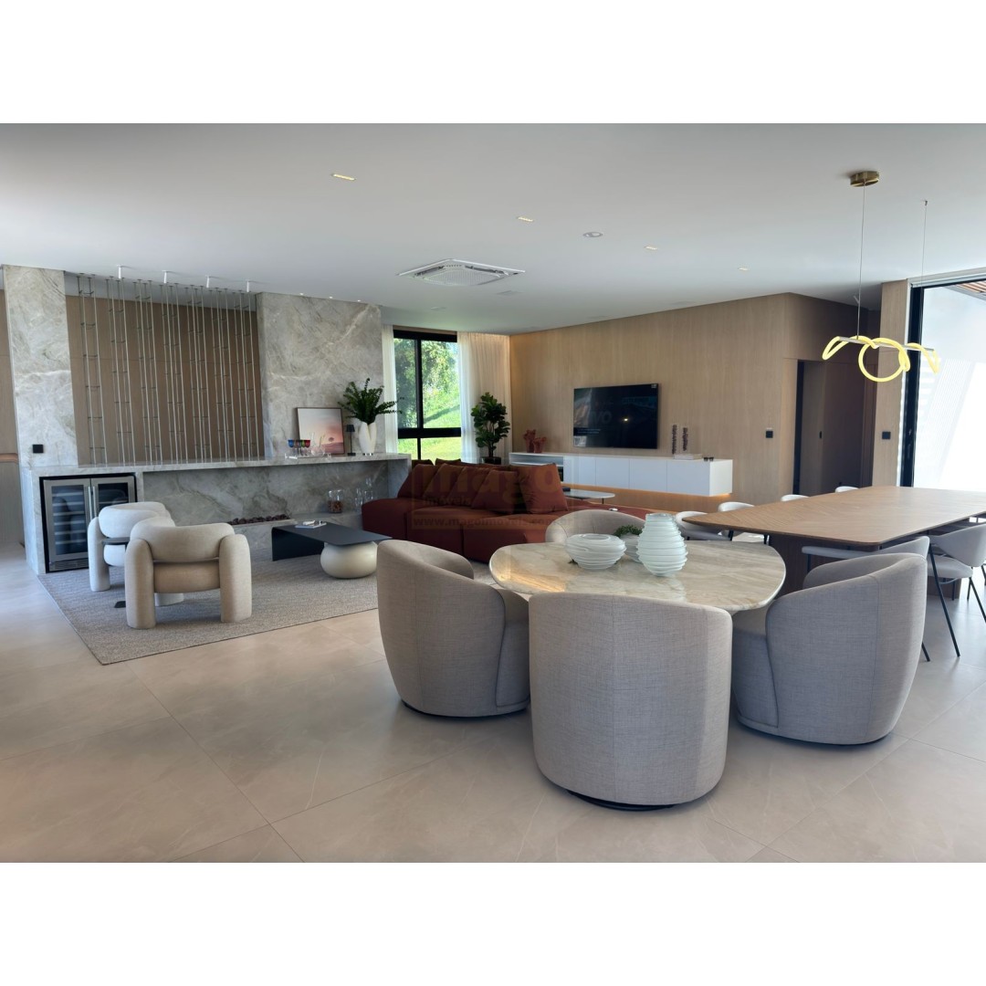 Casa 5 suítes para Venda no bairro Santa Regina em Camboriú