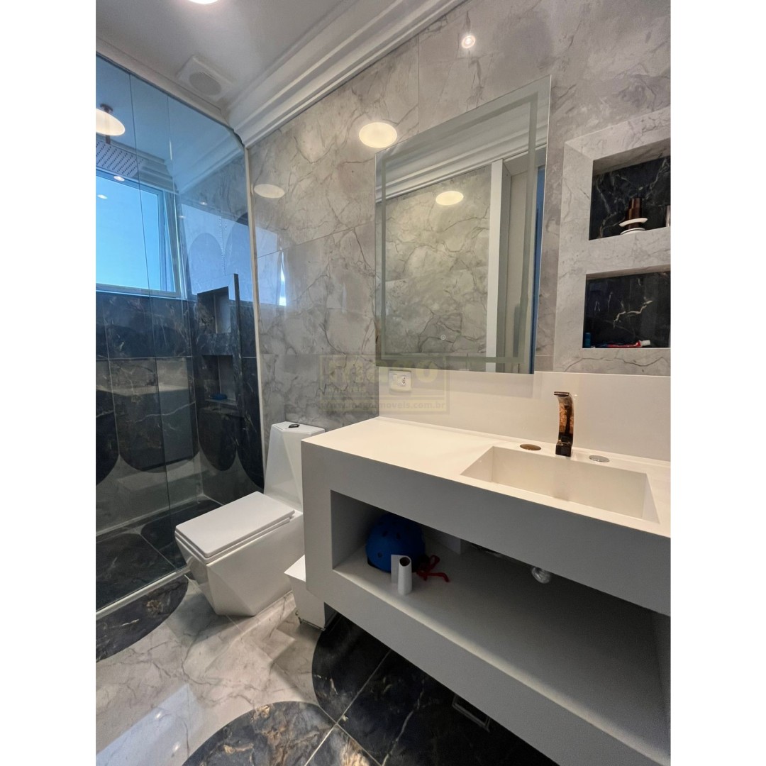 Casa 04 quartos para Locação Anual no bairro Santa Regina em  Camboriú