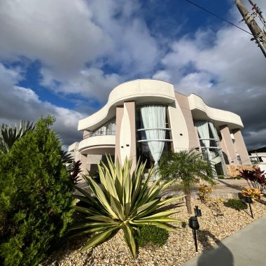 Casa 04 quartos para Locação Anual no bairro Santa Regina em  Camboriú