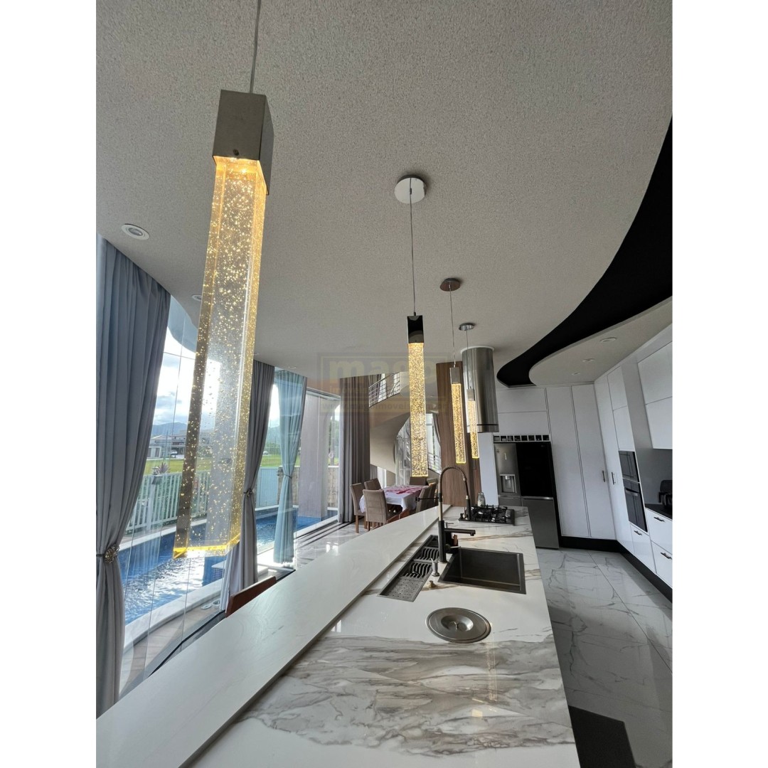 Casa 04 quartos para Locação Anual no bairro Santa Regina em  Camboriú