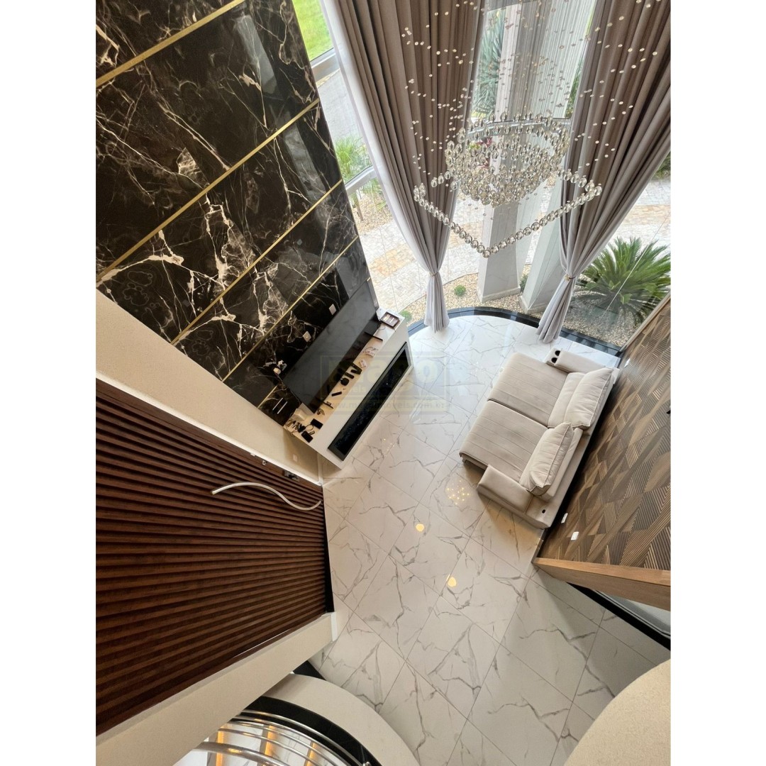 Casa 04 quartos para Locação Anual no bairro Santa Regina em  Camboriú