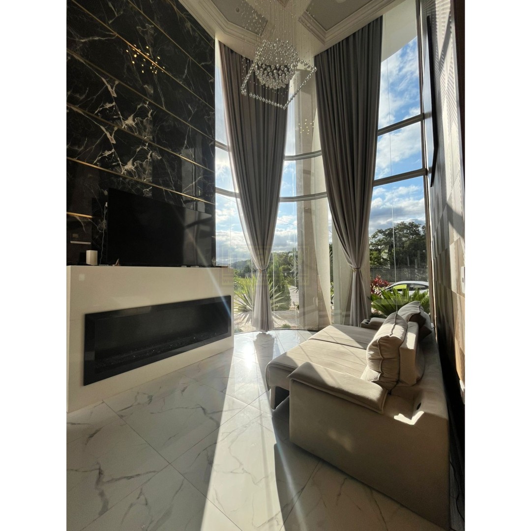 Casa 04 quartos para Locação Anual no bairro Santa Regina em  Camboriú