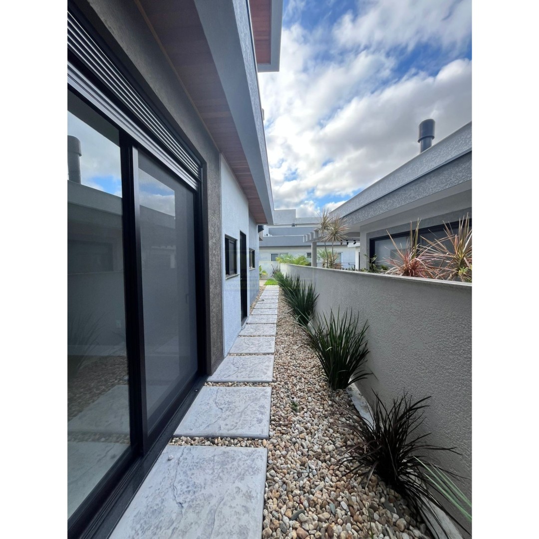 Casa 04 suítes para Venda no bairro Santa Regina em  Camboriú